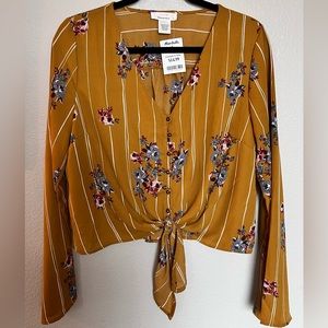 New with tags - flown floral long sleeve crop - mustard - buttons and tie crop
